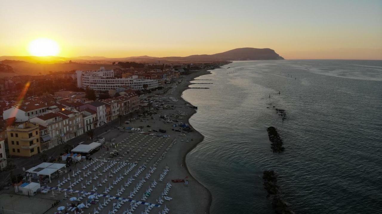 Achille Hotel Porto Recanati Exterior foto